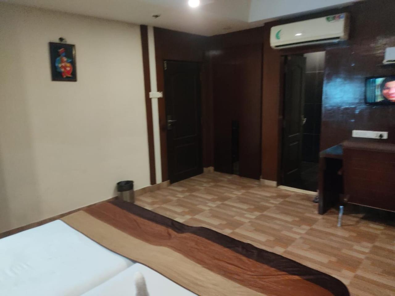 Hotel Ambassador Chocolate Inn Kalyani Экстерьер фото