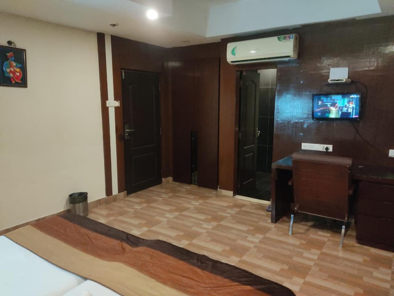 Hotel Ambassador Chocolate Inn Kalyani Экстерьер фото
