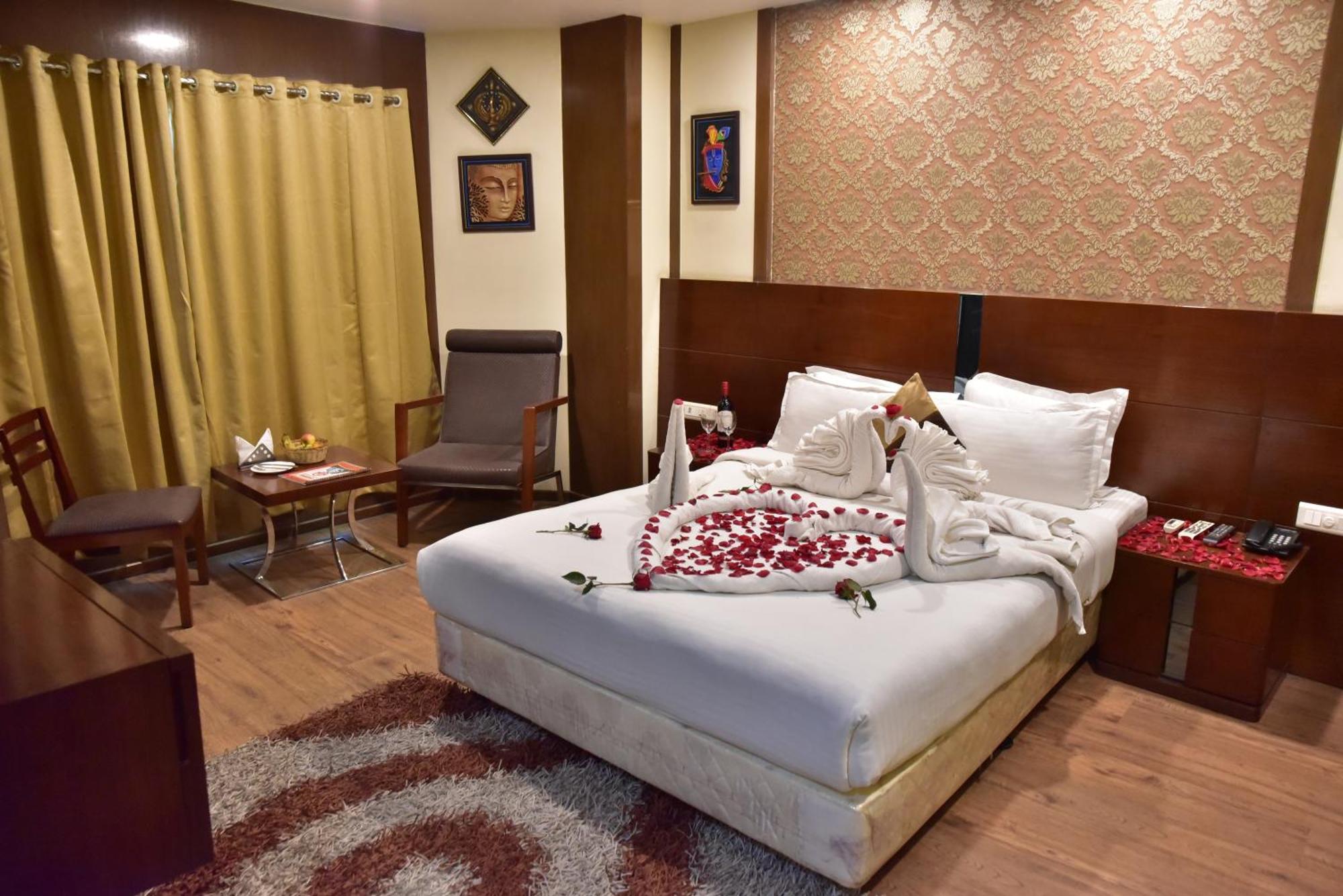 Hotel Ambassador Chocolate Inn Kalyani Экстерьер фото