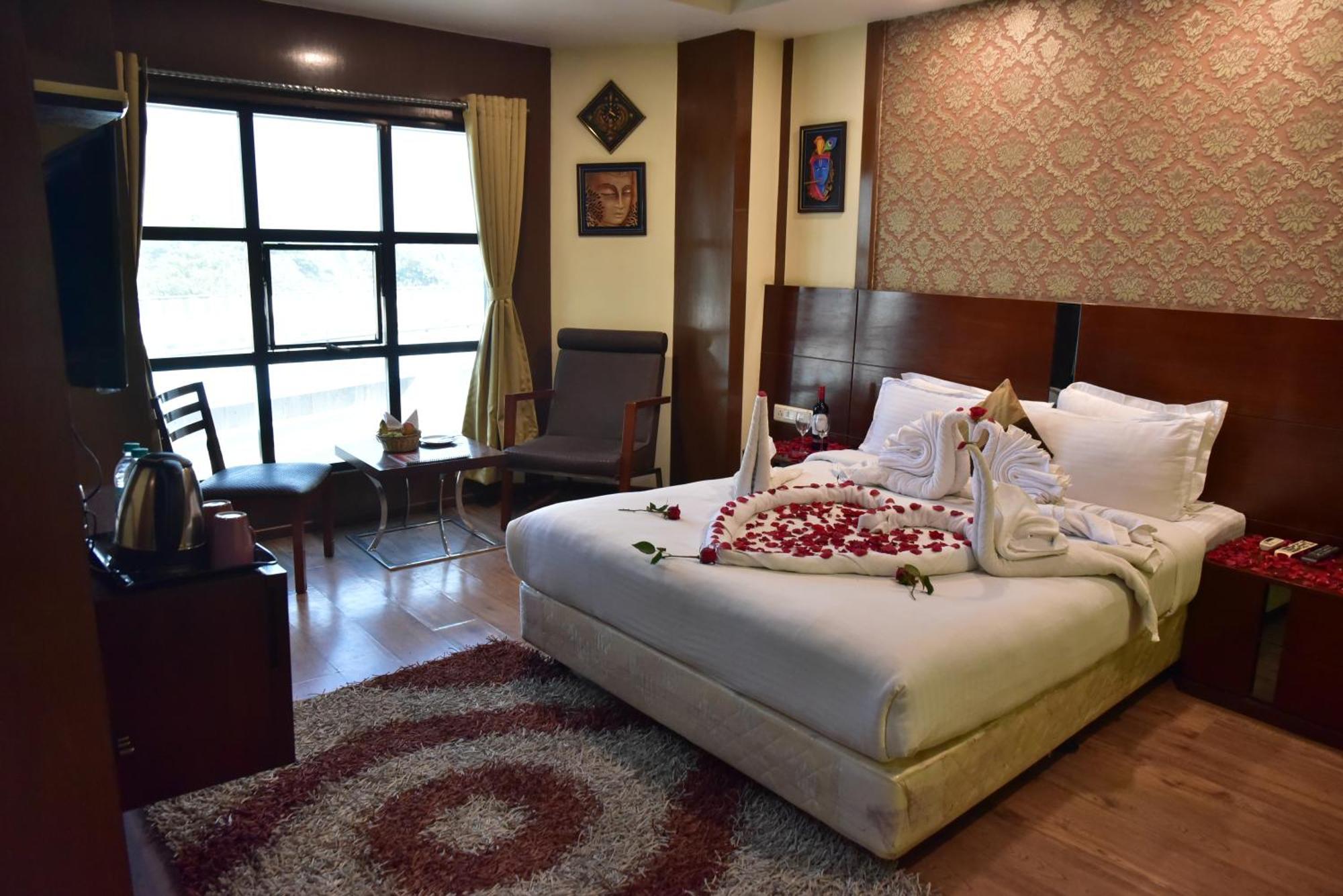 Hotel Ambassador Chocolate Inn Kalyani Экстерьер фото