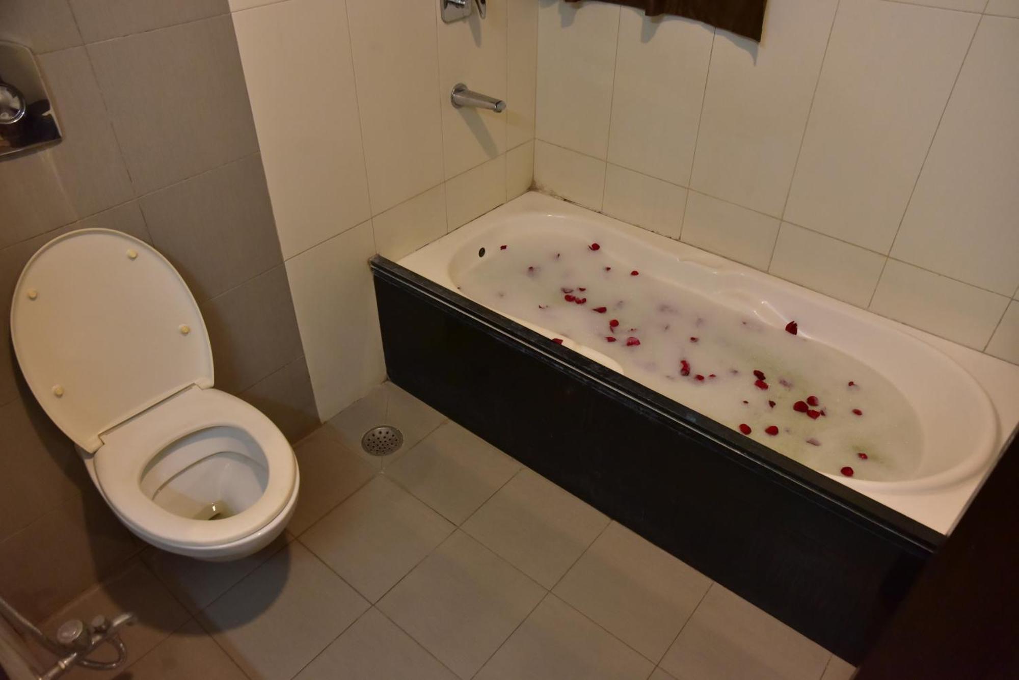 Hotel Ambassador Chocolate Inn Kalyani Экстерьер фото