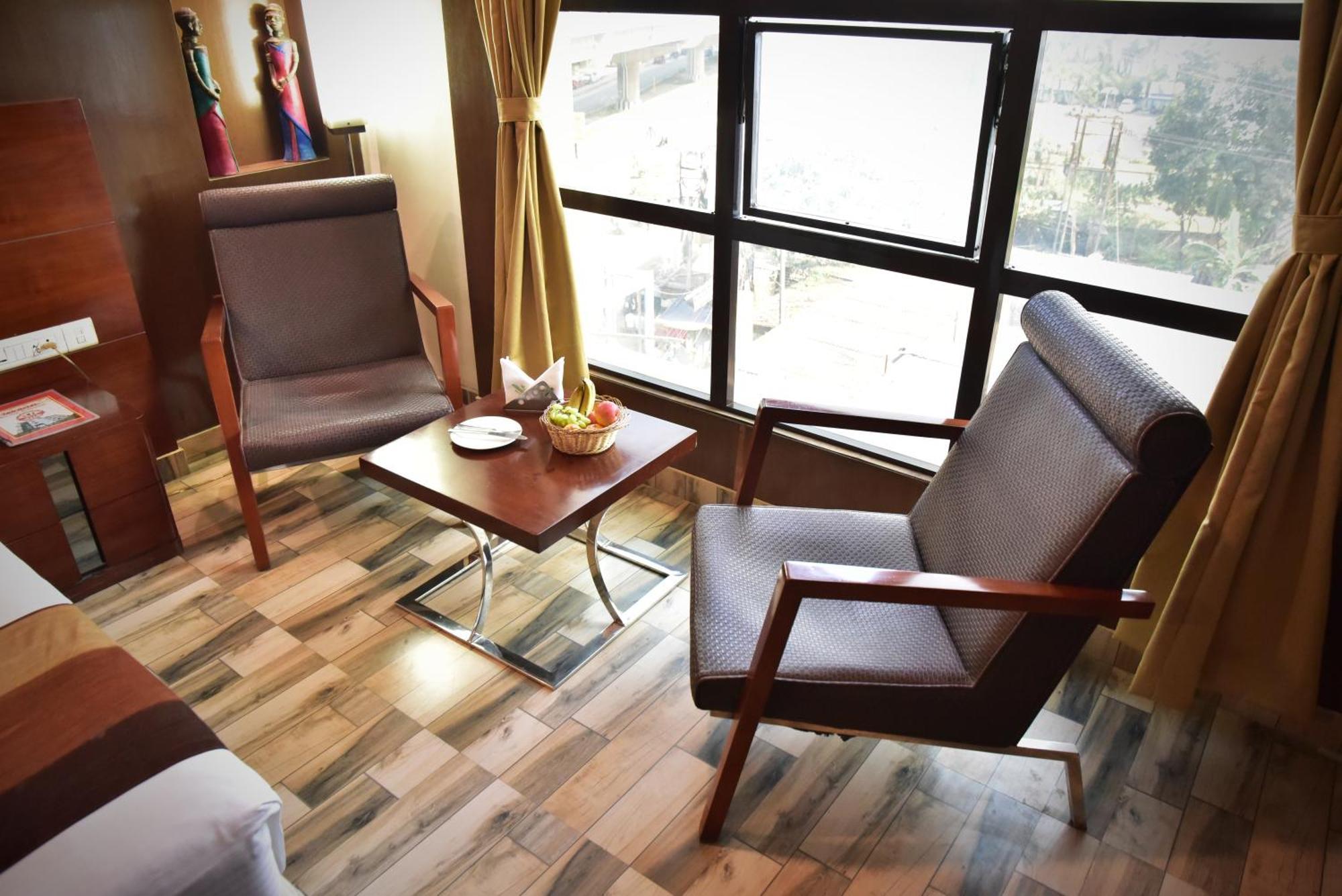 Hotel Ambassador Chocolate Inn Kalyani Экстерьер фото