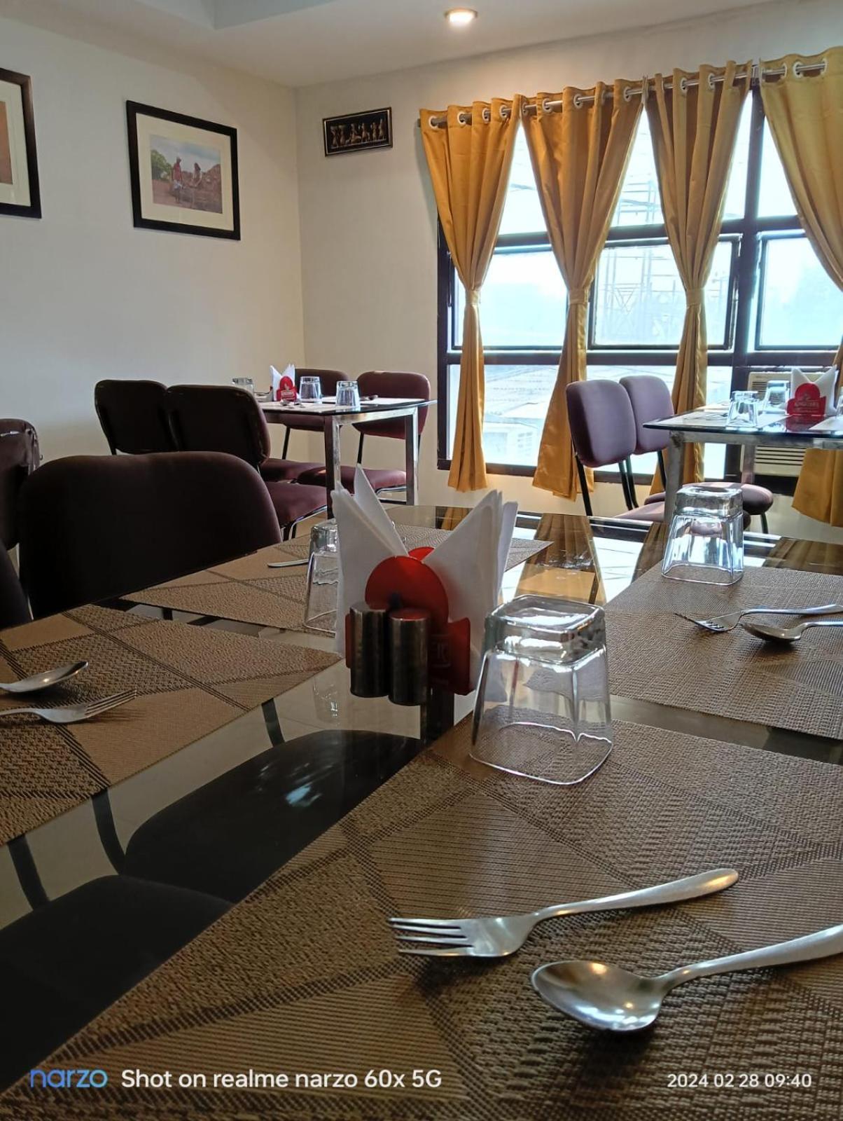Hotel Ambassador Chocolate Inn Kalyani Экстерьер фото