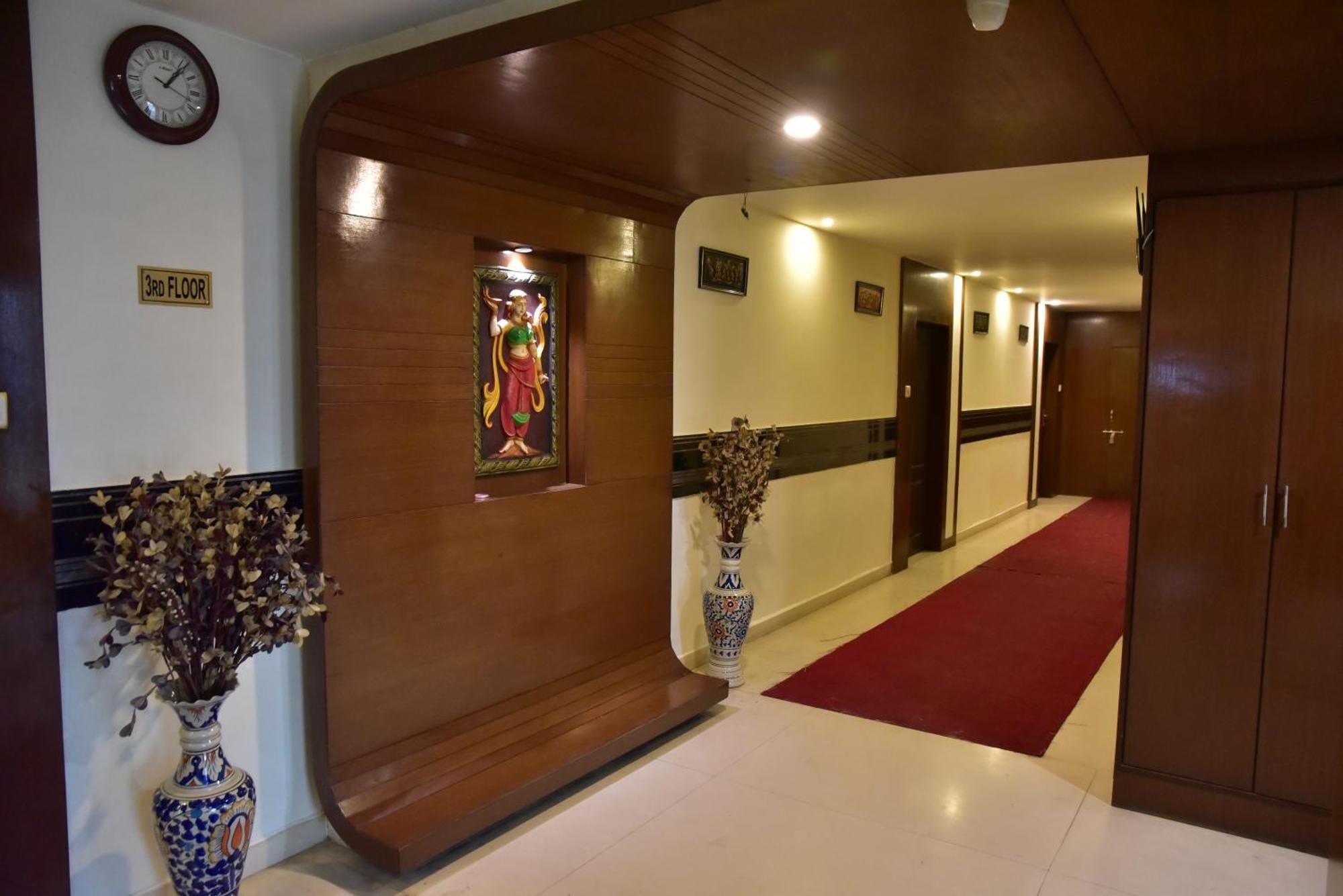 Hotel Ambassador Chocolate Inn Kalyani Экстерьер фото
