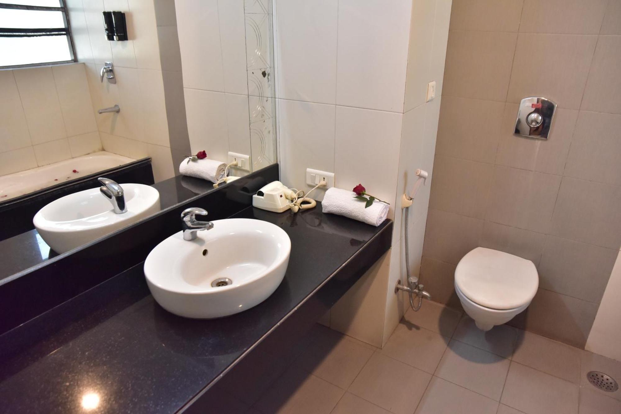 Hotel Ambassador Chocolate Inn Kalyani Экстерьер фото